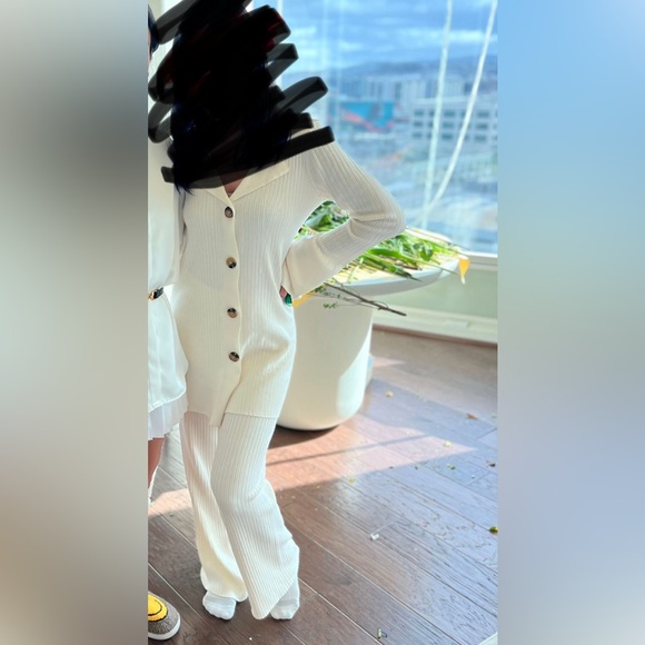 Cream Ribbed Button-Up Cardigan Set - Picture 2 of 2